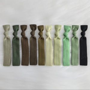 Set of 10 green hair ties